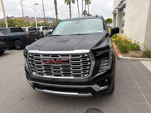 Onyx Black 2025 GMC Yukon Denali