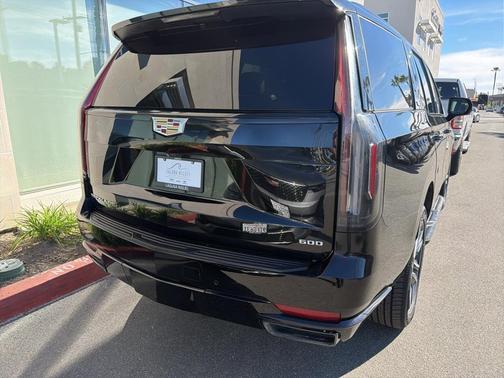 2023 Cadillac Escalade Sport