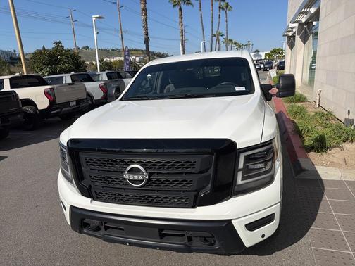 2024 Nissan Titan SV