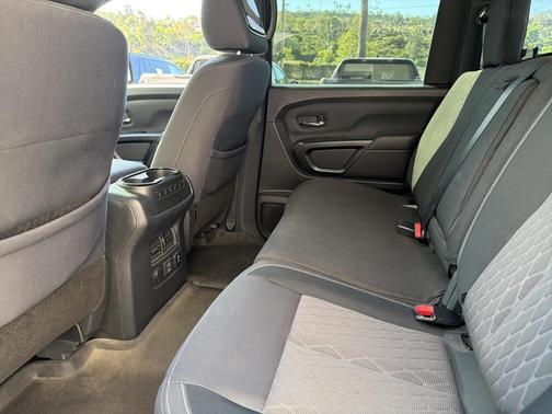 2024 Nissan Titan SV