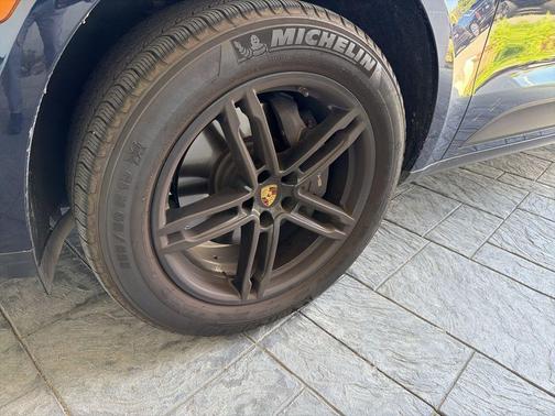 Blue 2021 Porsche Macan Base