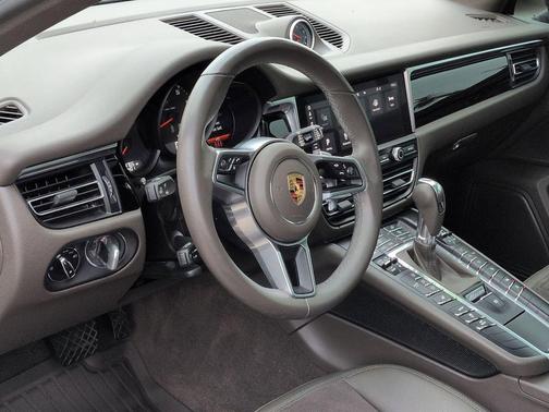 Blue 2021 Porsche Macan Macan S