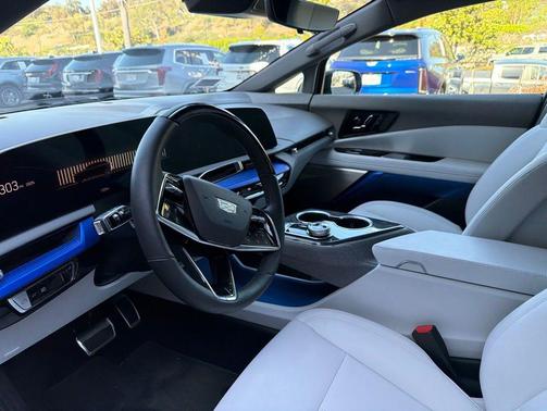 Argent Silver Metallic 2026 Cadillac OPTIQ Sport