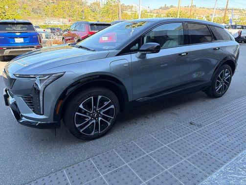 Argent Silver Metallic 2026 Cadillac OPTIQ Sport