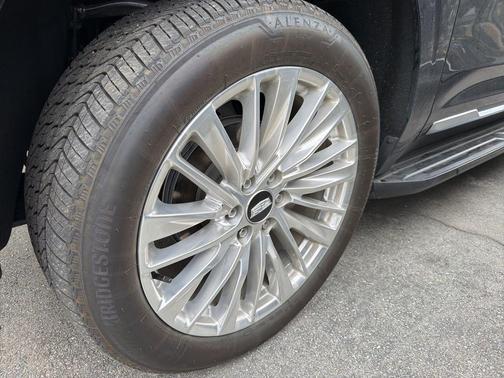 2025 Cadillac Escalade ESV Premium Luxury