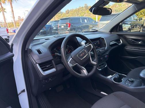 Summit White 2023 GMC Terrain SLE