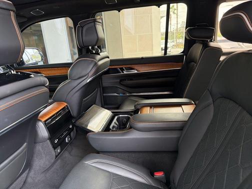 Bright White Clearcoat 2022 Jeep Grand Wagoneer Series III
