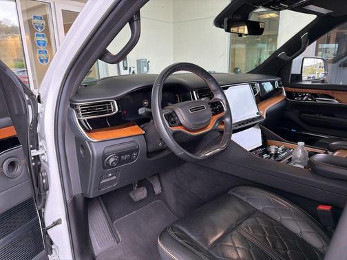 Bright White Clearcoat 2022 Jeep Grand Wagoneer Series III