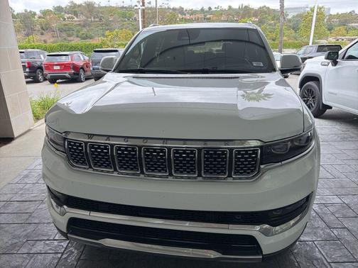 Bright White Clearcoat 2022 Jeep Grand Wagoneer Series III