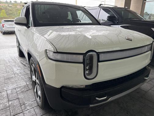 2023 Rivian R1S Adventure