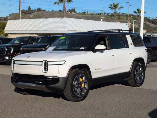 2023 Rivian R1S Adventure