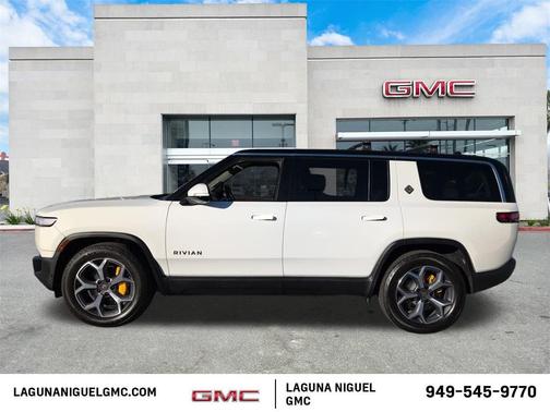 2023 Rivian R1S Adventure