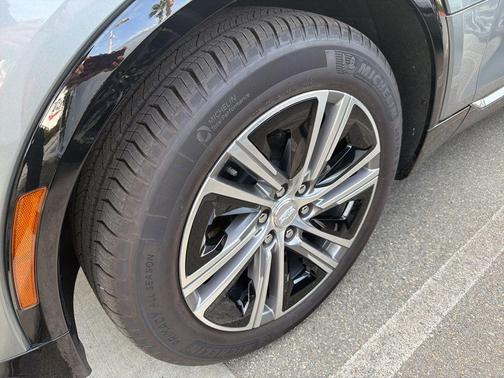 Argent Silver Metallic 2026 Cadillac LYRIQ Premium Luxury