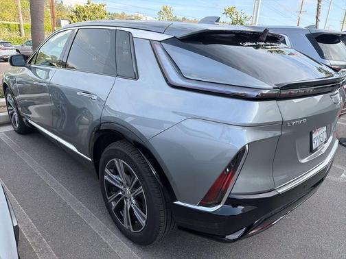 Argent Silver Metallic 2026 Cadillac LYRIQ Premium Luxury