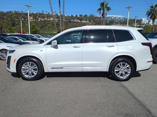 2025 Cadillac XT6 Luxury FWD