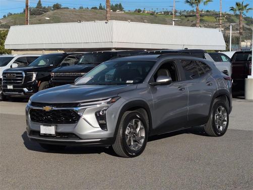 2025 Chevrolet Trax LT