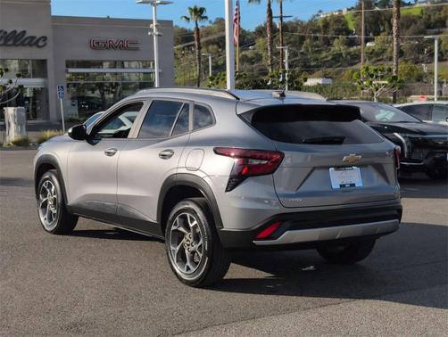 2025 Chevrolet Trax LT