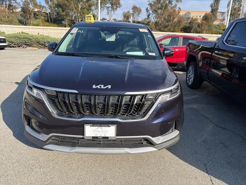 2024 Kia Carnival LX