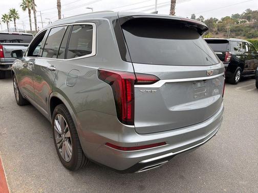 Argent Silver Metallic 2024 Cadillac XT6 Premium Luxury FWD