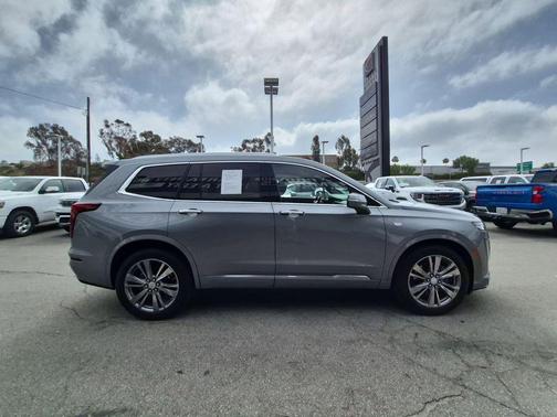 Argent Silver Metallic 2024 Cadillac XT6 Premium Luxury FWD