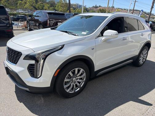 Crystal White Tricoat 2023 Cadillac XT4 Premium Luxury