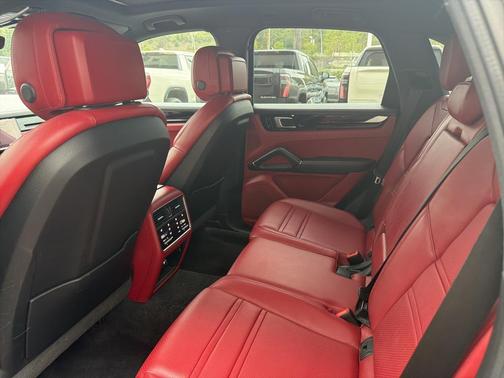 2021 Porsche Cayenne Cayenne