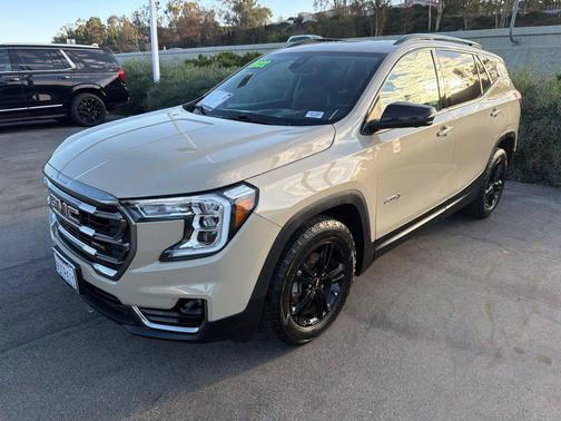 Desert Sand Metallic 2022 GMC Terrain AT4