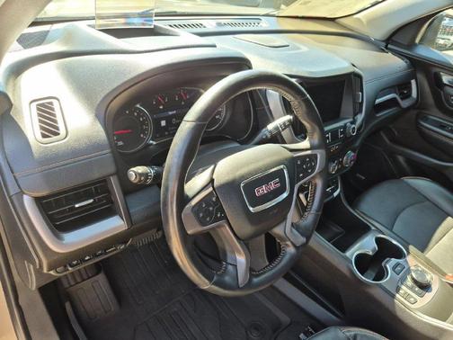 Desert Sand Metallic 2022 GMC Terrain AT4