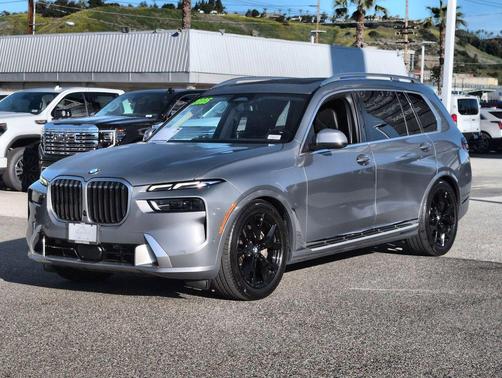 2025 BMW X7 xDrive40i