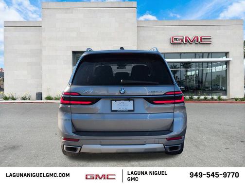 Gray Metallic 2025 BMW X7 xDrive40i