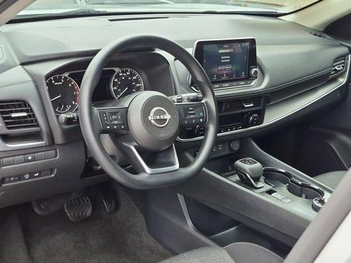 Brilliant Silver Metallic 2024 Nissan Rogue SV