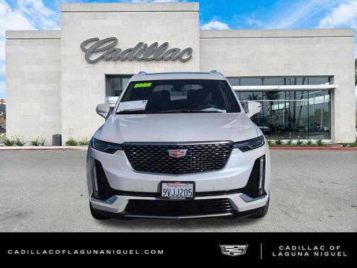Crystal White Tricoat 2025 Cadillac XT6 Luxury FWD