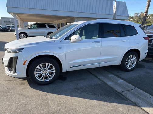 2025 Cadillac XT6 Luxury FWD