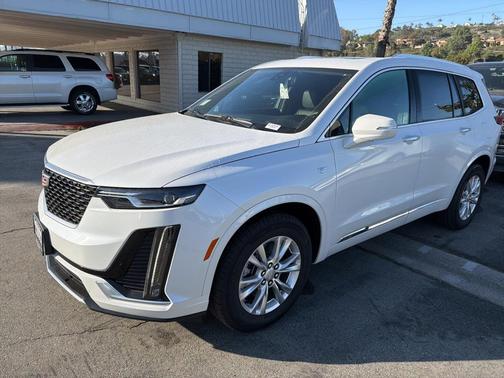 2025 Cadillac XT6 Luxury FWD