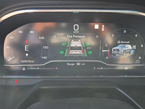 White Frost Tricoat 2022 GMC Yukon XL AT4