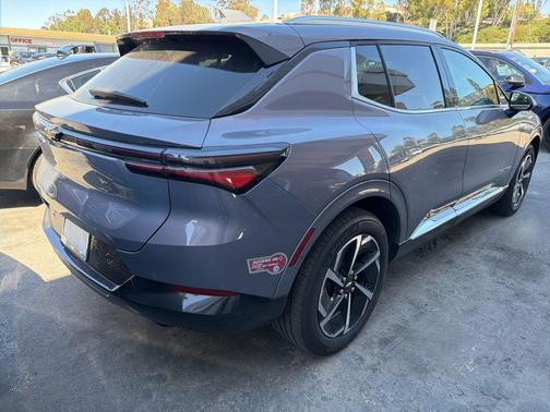 2025 Chevrolet Equinox EV LT