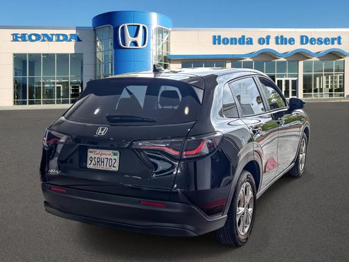 Platinum White Pearl 2025 Honda HR-V LX