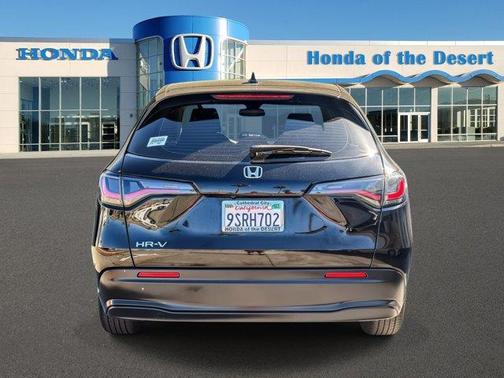 Platinum White Pearl 2025 Honda HR-V LX