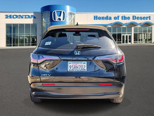 Platinum White Pearl 2025 Honda HR-V LX
