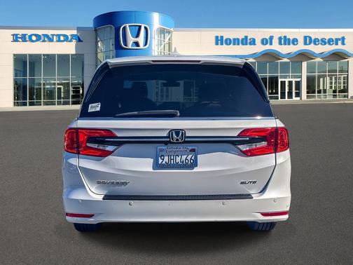 Platinum White Pearl 2023 Honda Odyssey Elite