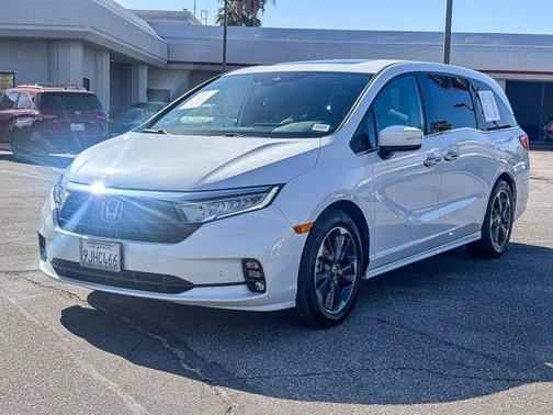 Platinum White Pearl 2023 Honda Odyssey Elite
