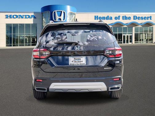 2025 Honda Pilot Touring 8-Passenger