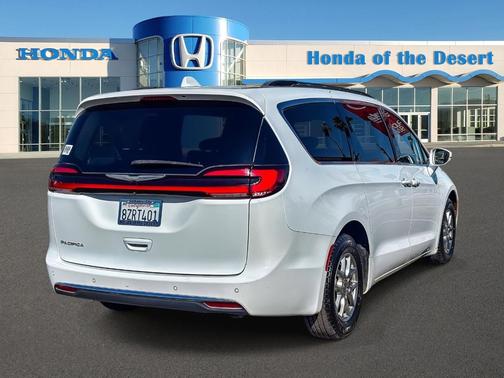 Bright White Clearcoat 2021 Chrysler Pacifica Touring