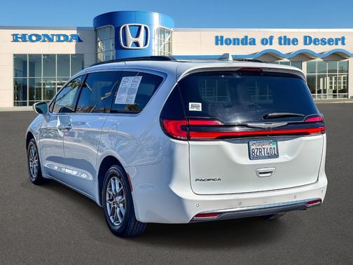 Bright White Clearcoat 2021 Chrysler Pacifica Touring