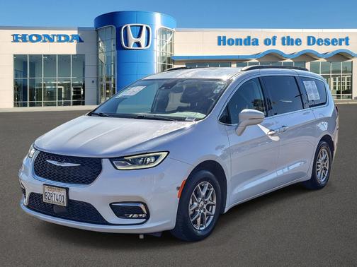 Bright White Clearcoat 2021 Chrysler Pacifica Touring