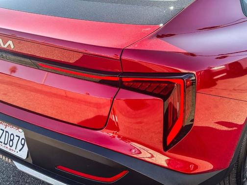 Currant Red 2025 Kia K4