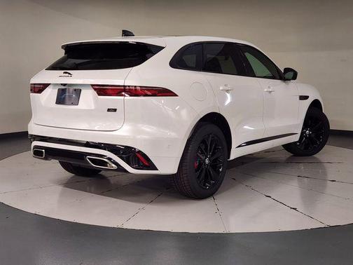 Ostuni Pearl White 2026 Jaguar F-PACE P400 R-Dynamic S