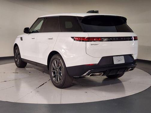 Fuji White 2026 Land Rover Range Rover Sport SE