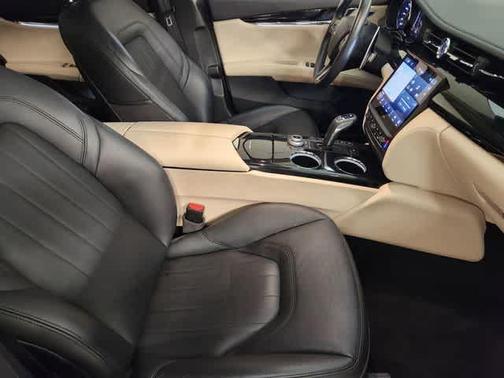 Bianco 2022 Maserati Quattroporte Modena