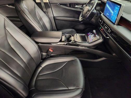 Silver Radiance Metallic 2023 Lincoln Nautilus Reserve